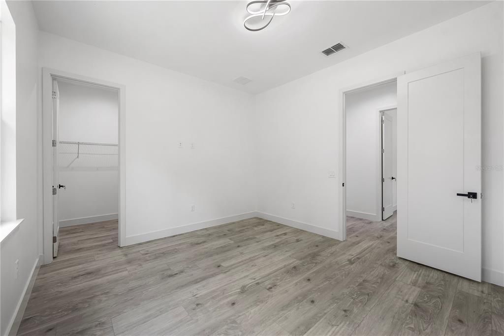 En Venta: $649,000 (4 camas, 3 baños, 2972 Pies cuadrados)