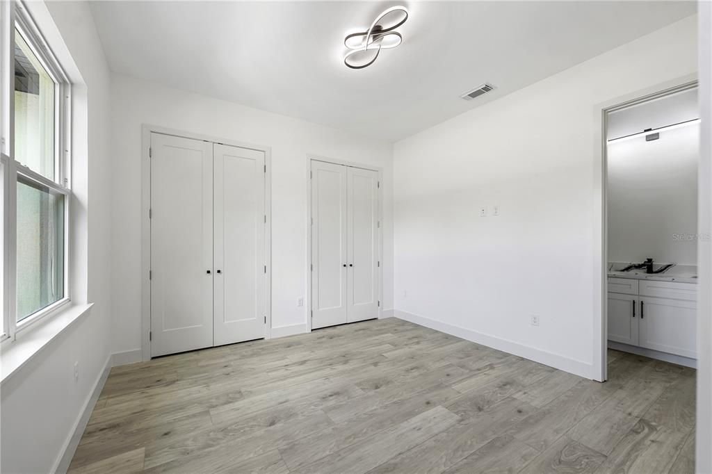 En Venta: $649,000 (4 camas, 3 baños, 2972 Pies cuadrados)