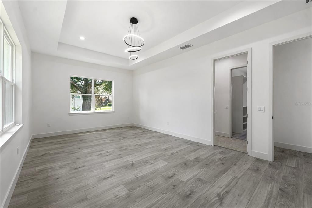 En Venta: $649,000 (4 camas, 3 baños, 2972 Pies cuadrados)