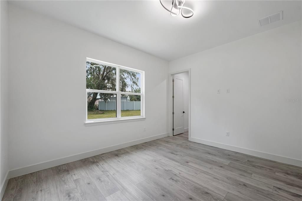 En Venta: $649,000 (4 camas, 3 baños, 2972 Pies cuadrados)