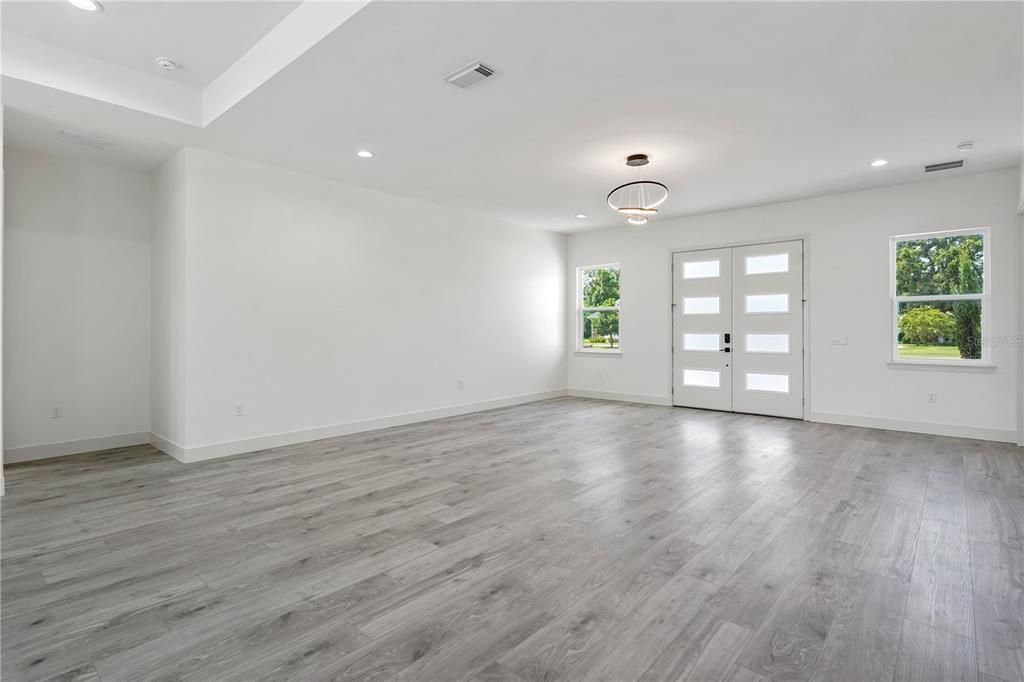 En Venta: $649,000 (4 camas, 3 baños, 2972 Pies cuadrados)