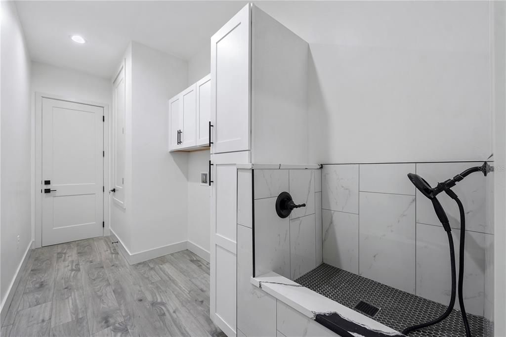 En Venta: $649,000 (4 camas, 3 baños, 2972 Pies cuadrados)