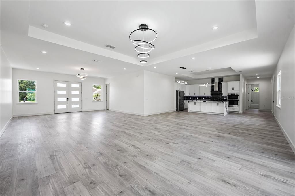 En Venta: $649,000 (4 camas, 3 baños, 2972 Pies cuadrados)