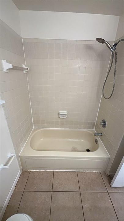 В аренду: $1,400 (2 спален, 1 ванн, 810 Квадратных фут)