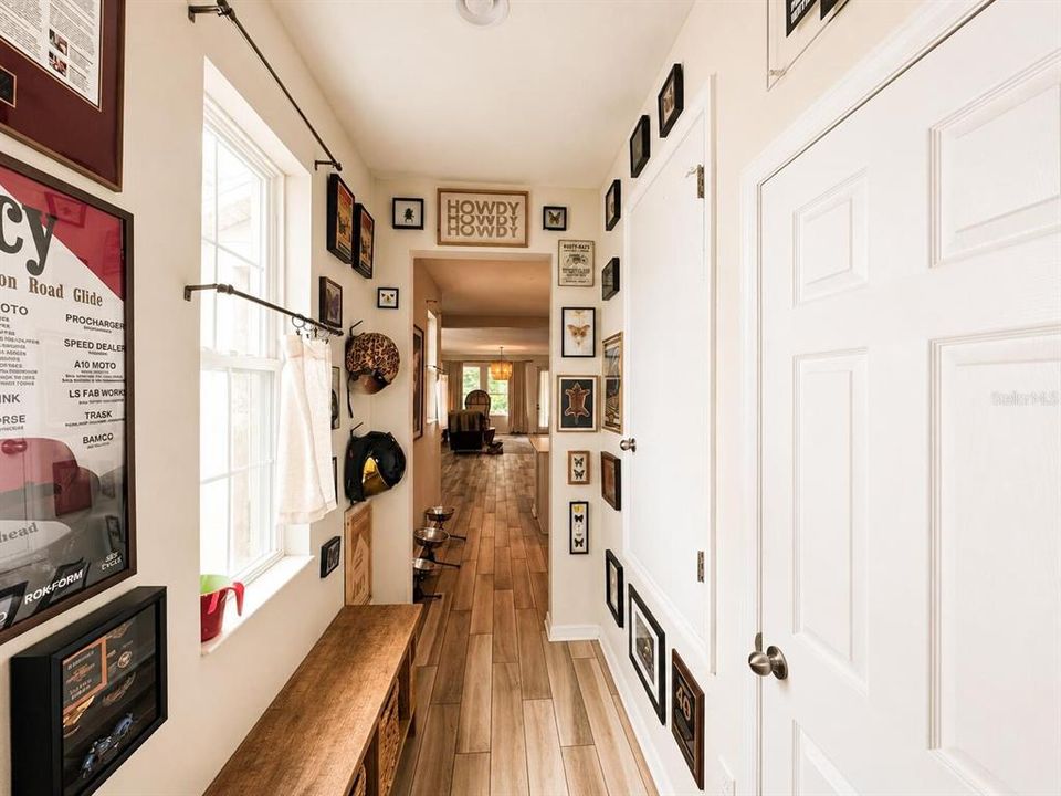 Под контрактом: $469,900 (3 спален, 2 ванн, 1849 Квадратных фут)