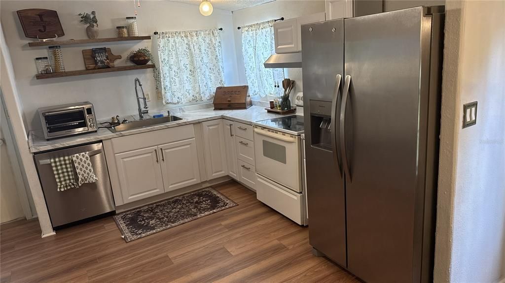 En Venta: $240,000 (3 camas, 2 baños, 1404 Pies cuadrados)