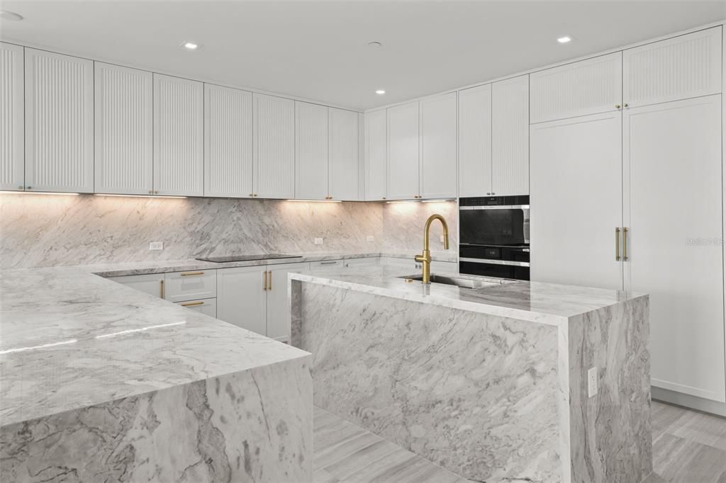 For Rent: $20,000 (3 beds, 3 baths, 2940 Square Feet)