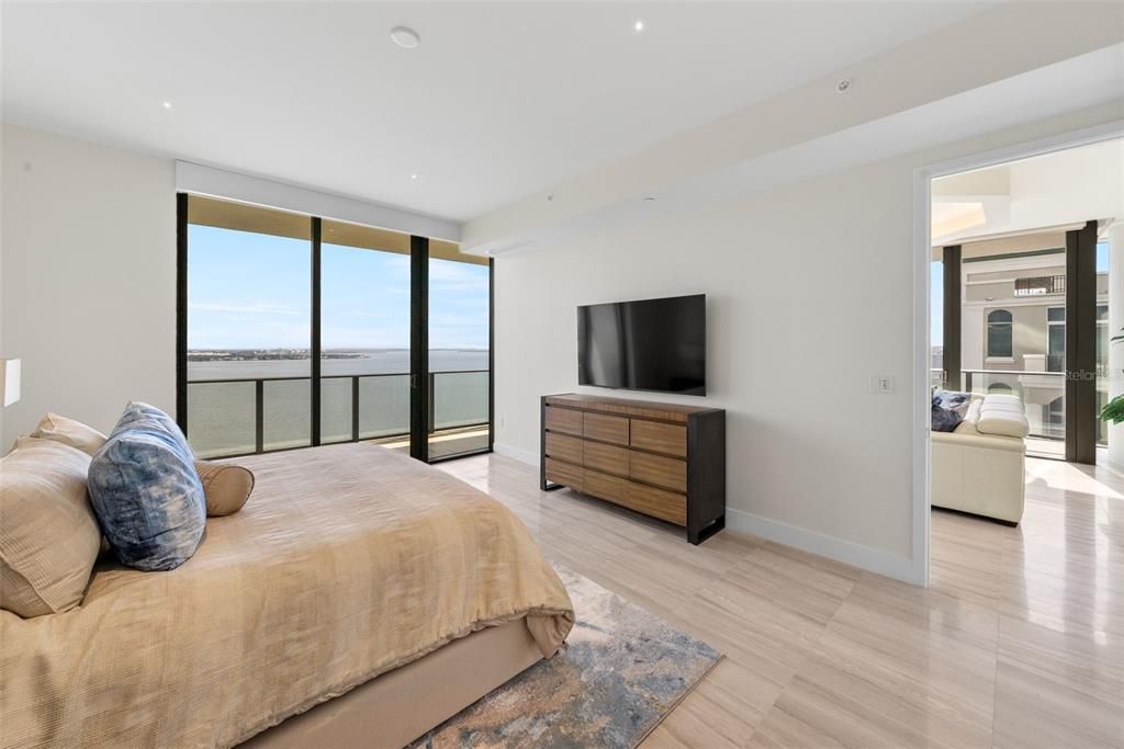 For Rent: $20,000 (3 beds, 3 baths, 2940 Square Feet)
