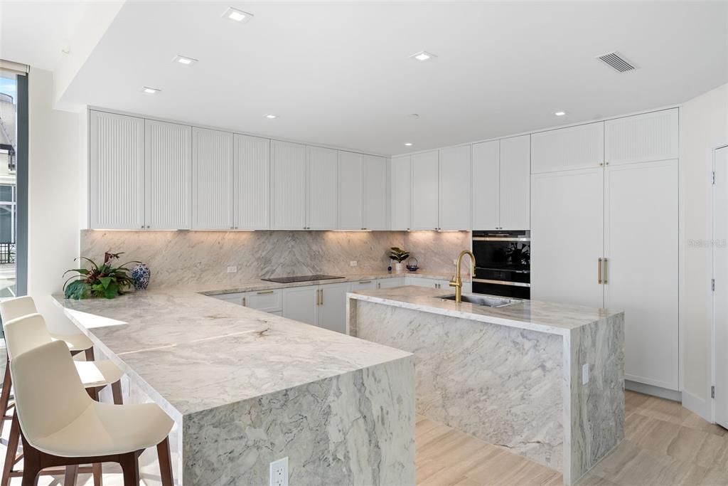 For Rent: $20,000 (3 beds, 3 baths, 2940 Square Feet)