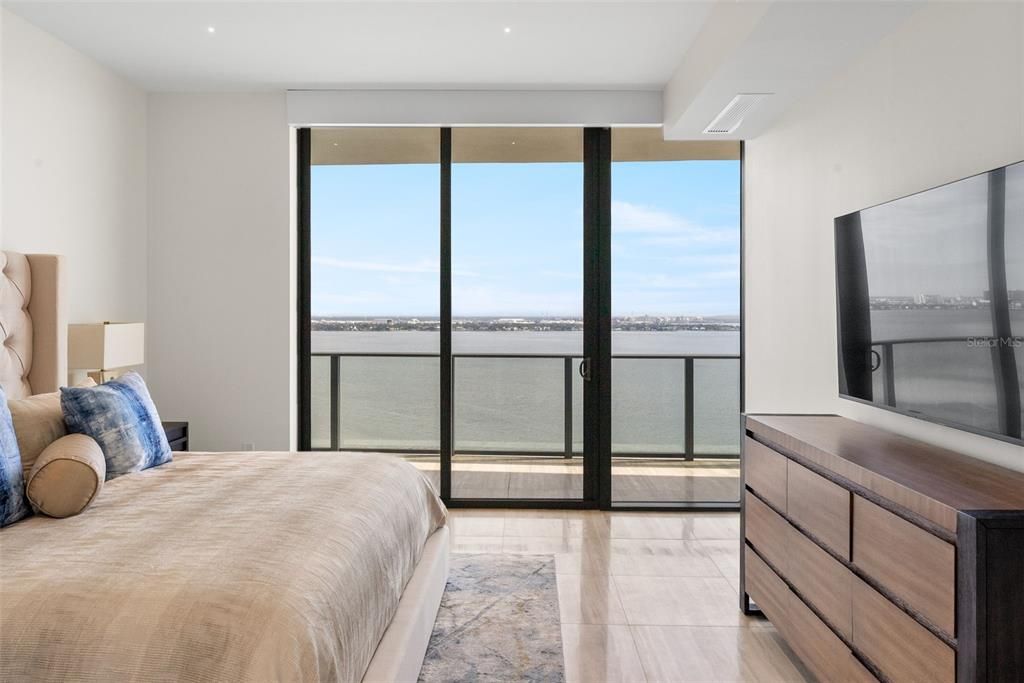 For Rent: $20,000 (3 beds, 3 baths, 2940 Square Feet)