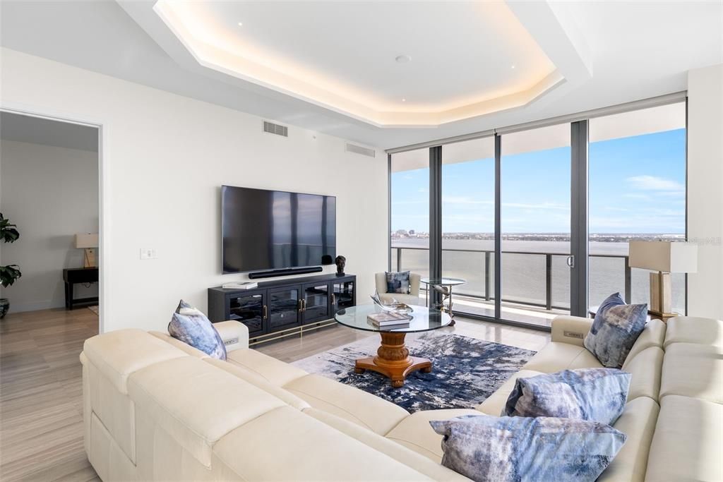 For Rent: $20,000 (3 beds, 3 baths, 2940 Square Feet)