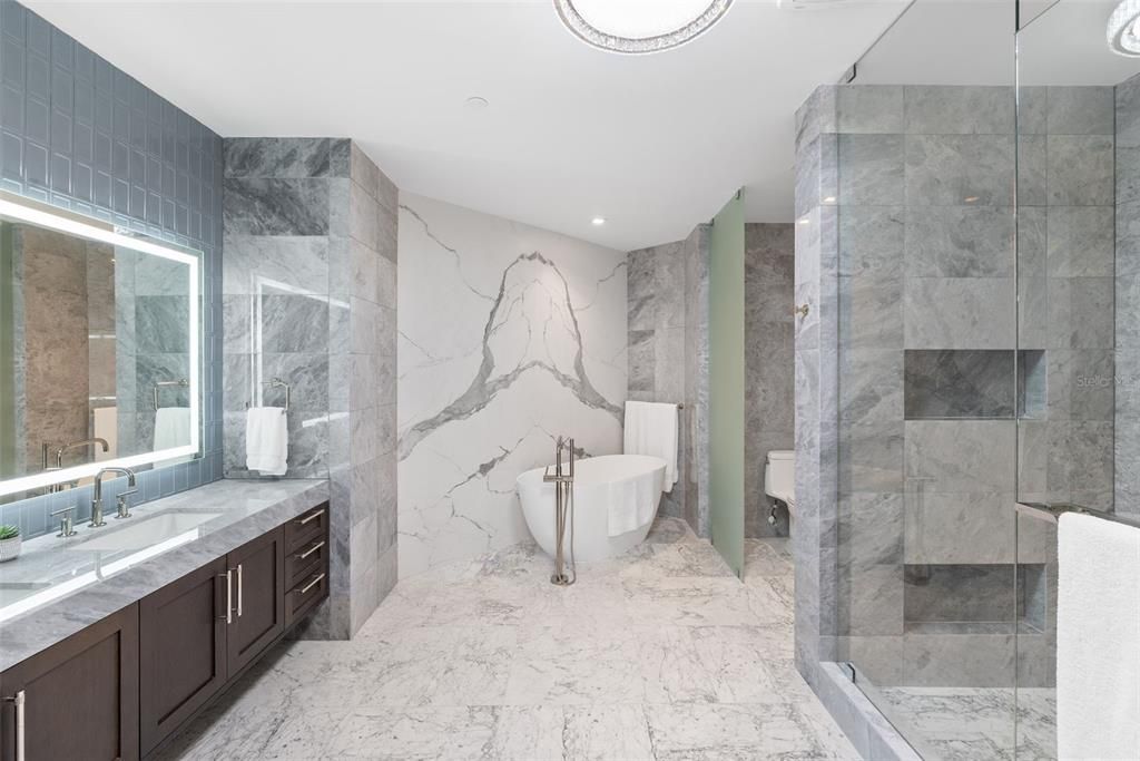 For Rent: $20,000 (3 beds, 3 baths, 2940 Square Feet)