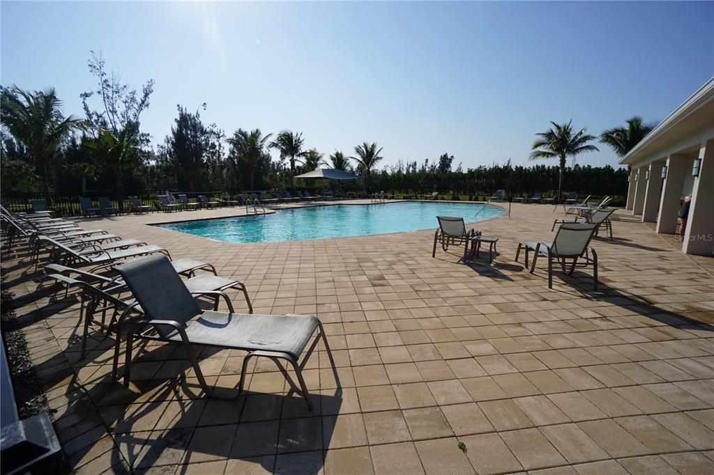 For Sale: $304,900 (2 beds, 2 baths, 1510 Square Feet)