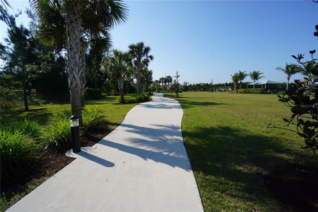 For Sale: $304,900 (2 beds, 2 baths, 1510 Square Feet)