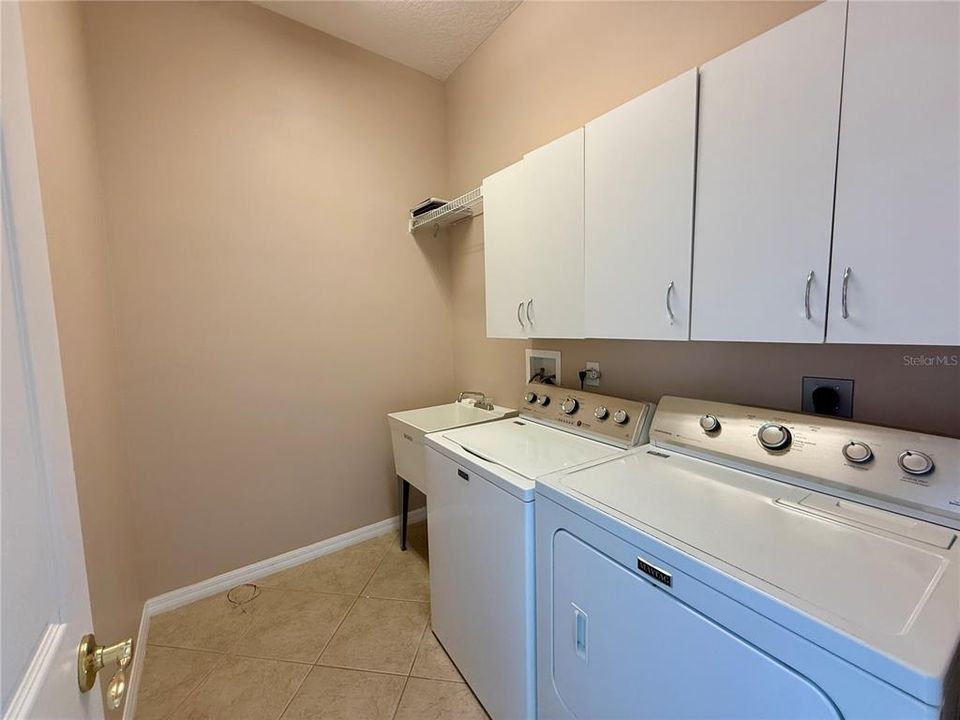 For Sale: $625,000 (3 beds, 2 baths, 2249 Square Feet)