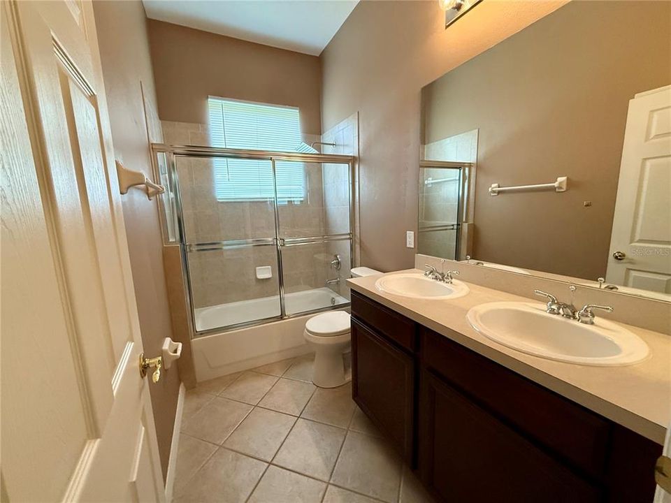 For Sale: $625,000 (3 beds, 2 baths, 2249 Square Feet)