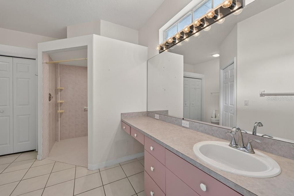 For Sale: $265,000 (3 beds, 2 baths, 1766 Square Feet)