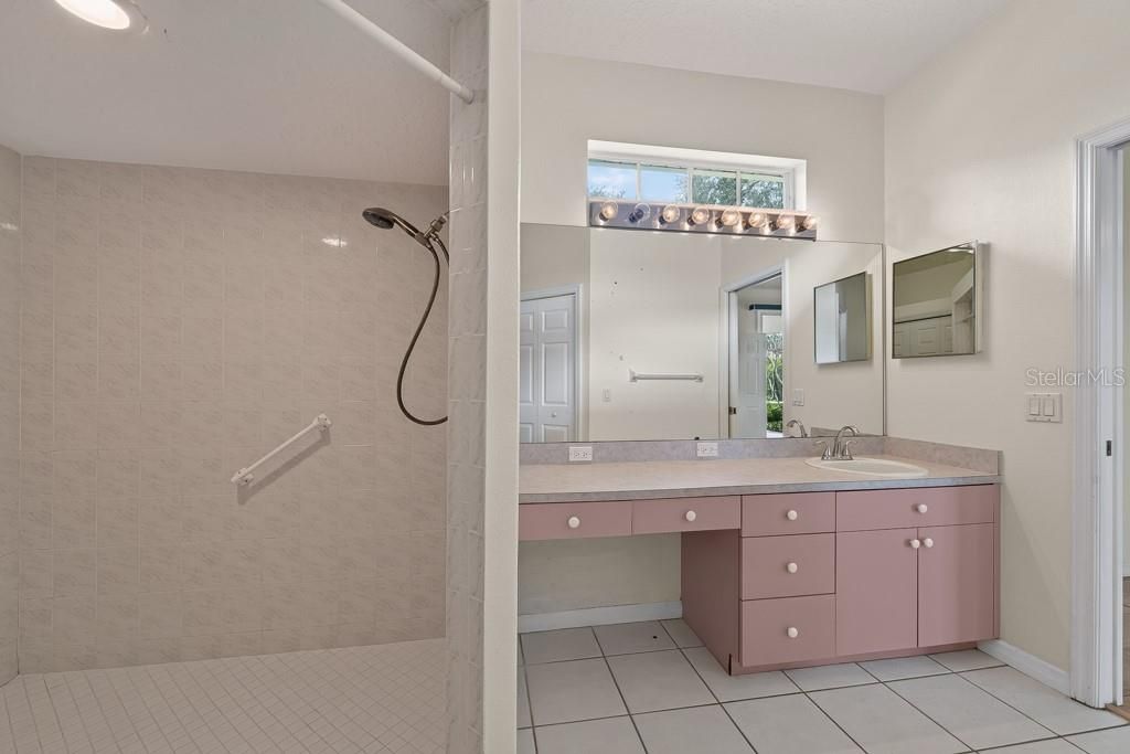 For Sale: $265,000 (3 beds, 2 baths, 1766 Square Feet)