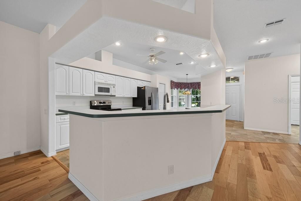 For Sale: $265,000 (3 beds, 2 baths, 1766 Square Feet)