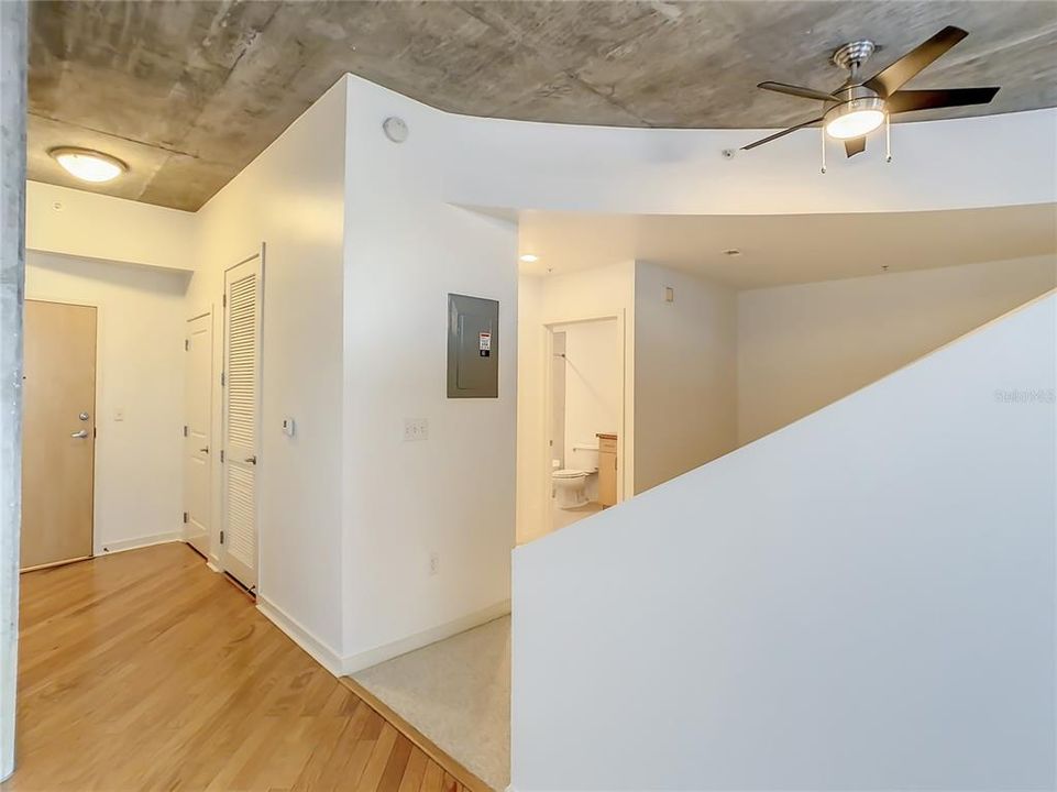For Sale: $184,900 (1 beds, 1 baths, 729 Square Feet)