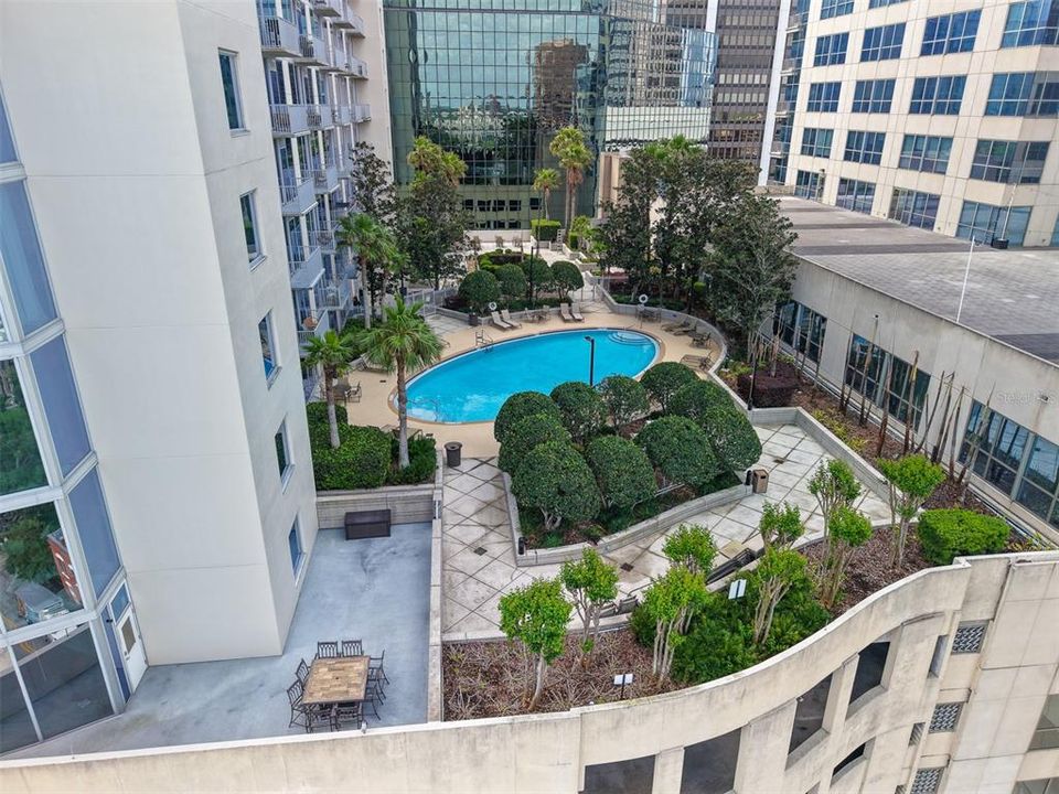 For Sale: $184,900 (1 beds, 1 baths, 729 Square Feet)