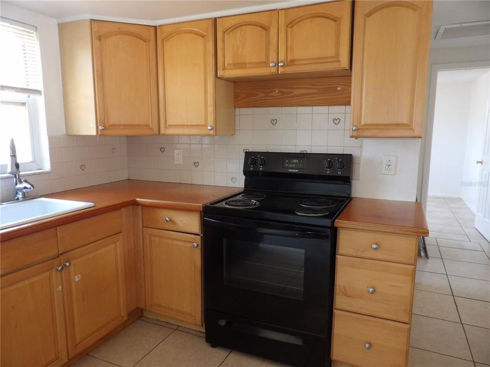 В аренду: $1,600 (2 спален, 1 ванн, 840 Квадратных фут)
