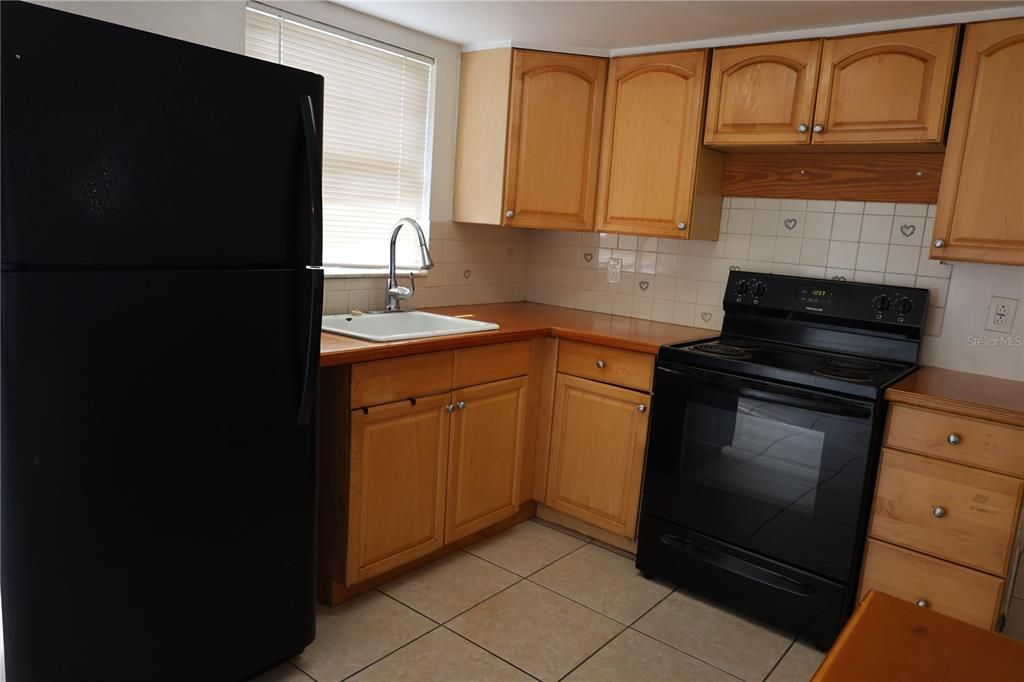 В аренду: $1,600 (2 спален, 1 ванн, 840 Квадратных фут)