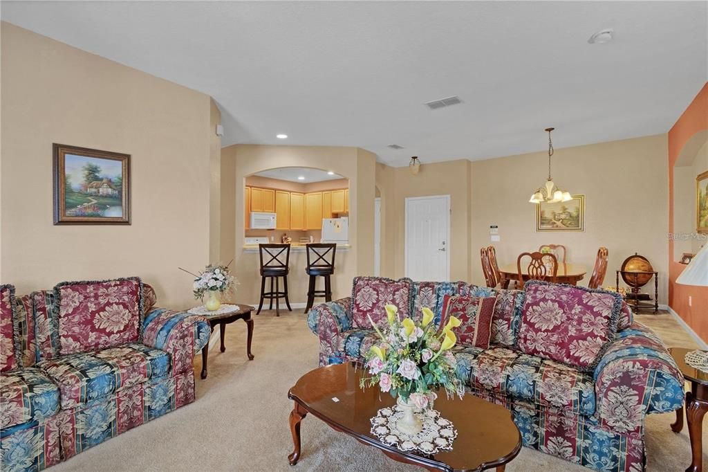 For Sale: $255,000 (3 beds, 2 baths, 1433 Square Feet)