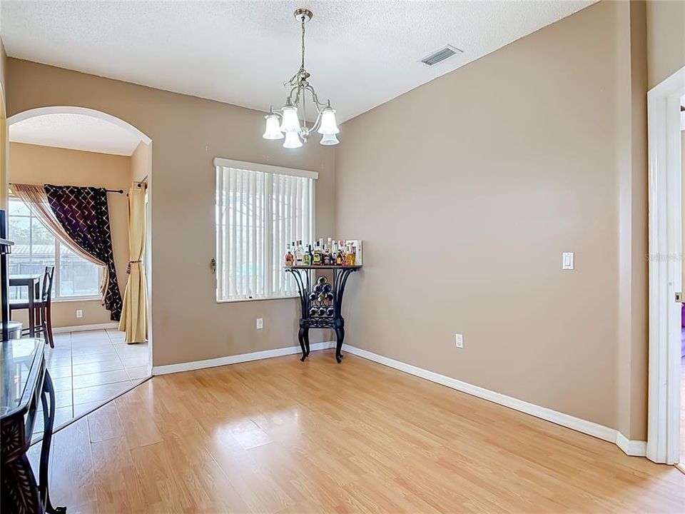 En Venta: $629,900 (4 camas, 3 baños, 2258 Pies cuadrados)