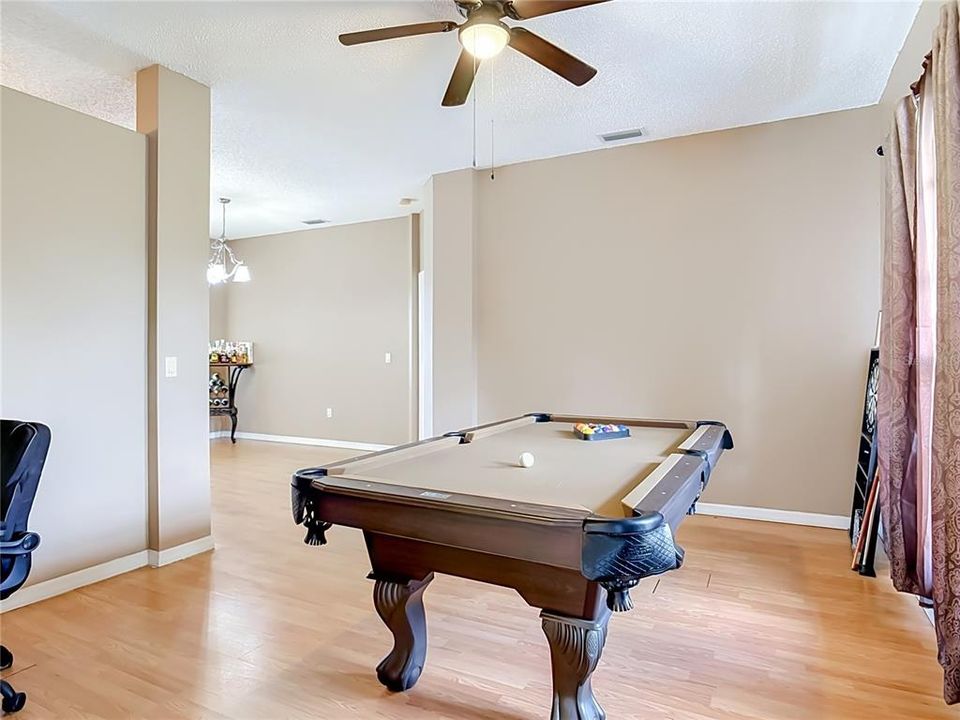 En Venta: $629,900 (4 camas, 3 baños, 2258 Pies cuadrados)