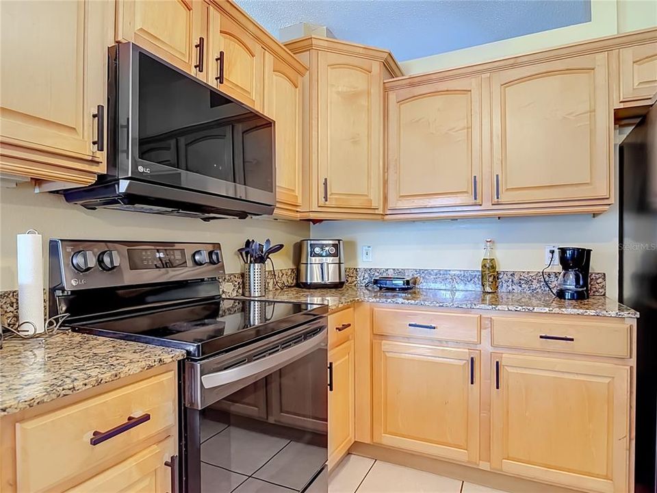 En Venta: $629,900 (4 camas, 3 baños, 2258 Pies cuadrados)