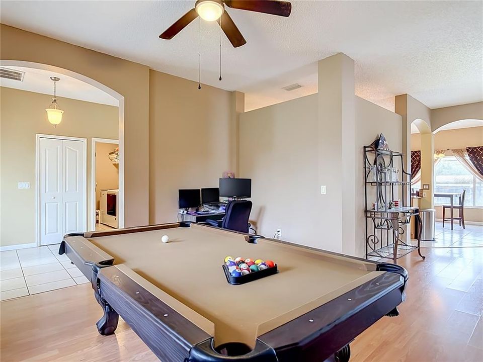 En Venta: $629,900 (4 camas, 3 baños, 2258 Pies cuadrados)