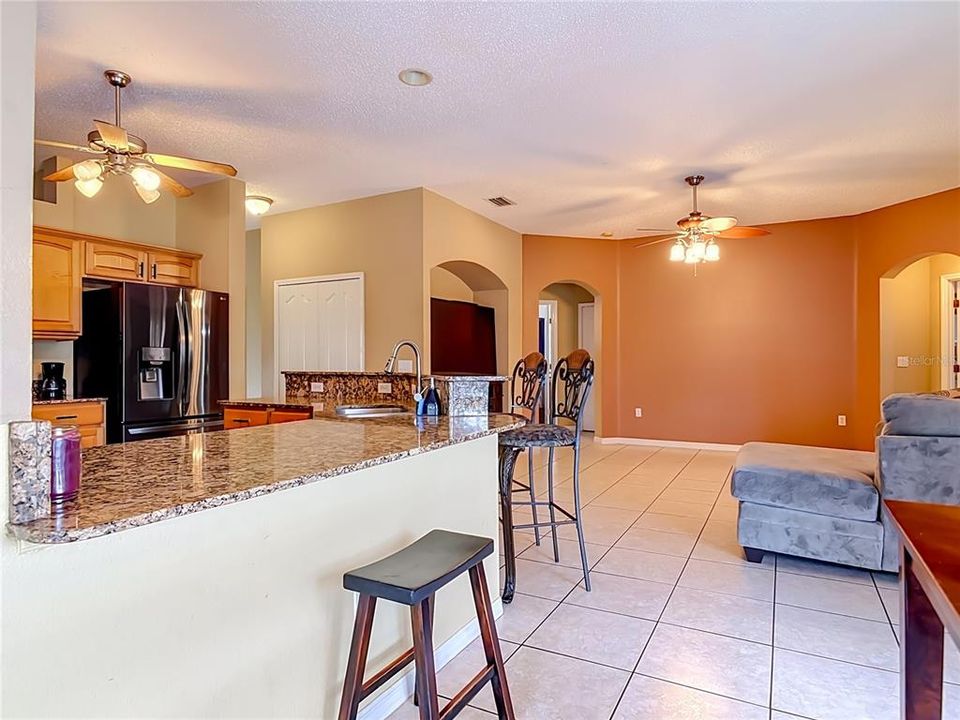 En Venta: $629,900 (4 camas, 3 baños, 2258 Pies cuadrados)
