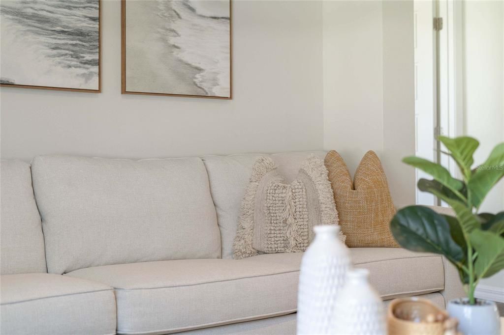 En Venta: $326,990 (4 camas, 2 baños, 1828 Pies cuadrados)