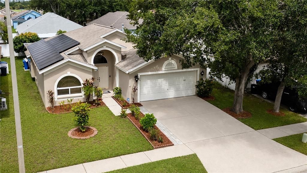For Sale: $399,900 (3 beds, 2 baths, 1858 Square Feet)