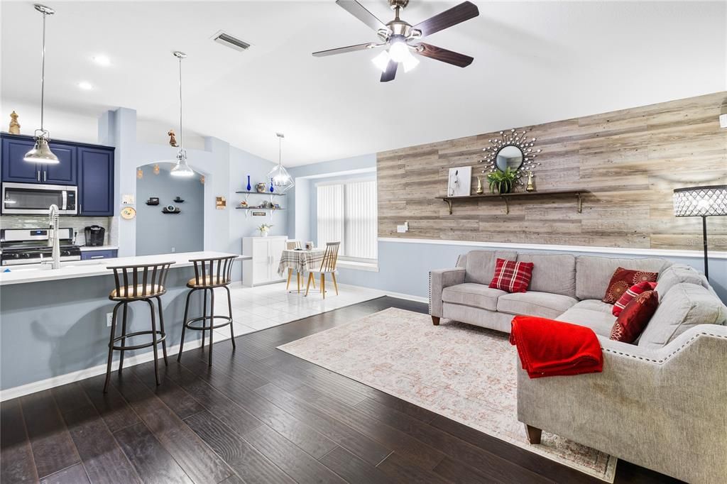 For Sale: $399,900 (3 beds, 2 baths, 1858 Square Feet)