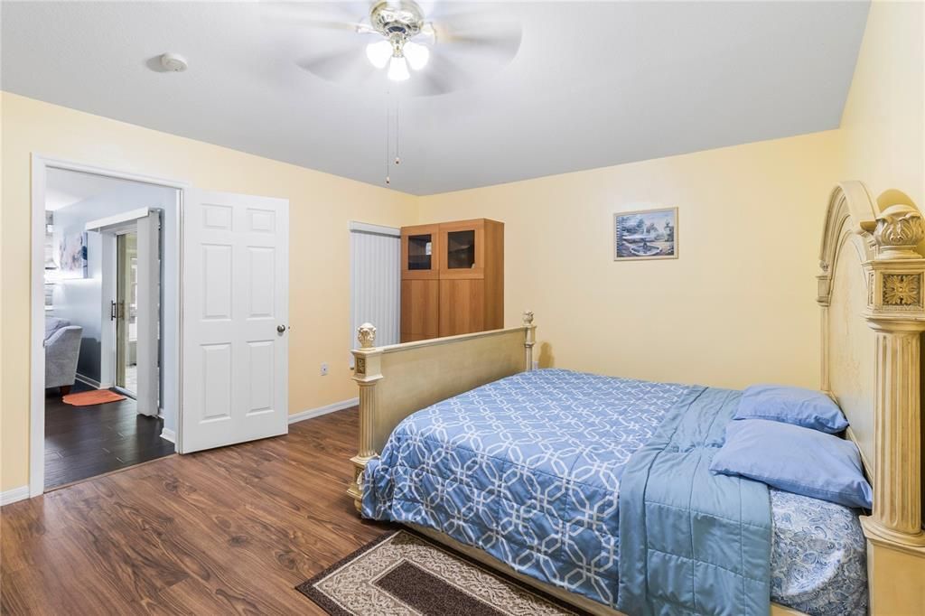 For Sale: $399,900 (3 beds, 2 baths, 1858 Square Feet)