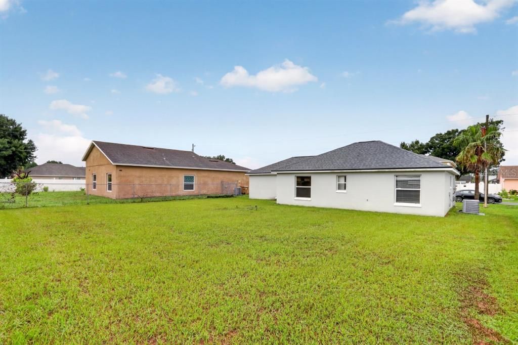 Active With Contract: $216,900 (3 beds, 2 baths, 1072 Square Feet)