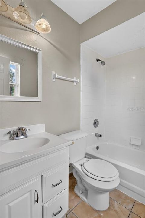 Active With Contract: $216,900 (3 beds, 2 baths, 1072 Square Feet)
