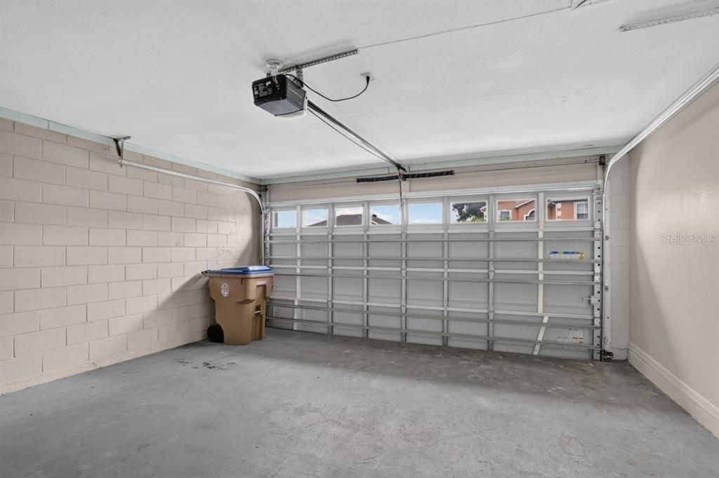 Active With Contract: $216,900 (3 beds, 2 baths, 1072 Square Feet)