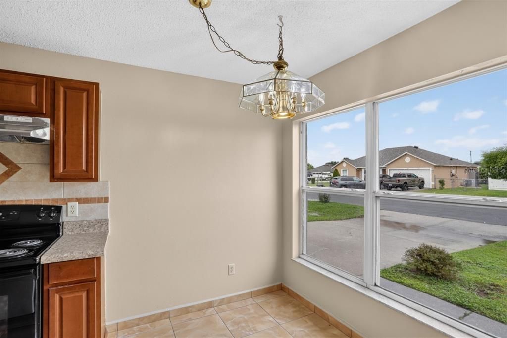 Active With Contract: $216,900 (3 beds, 2 baths, 1072 Square Feet)