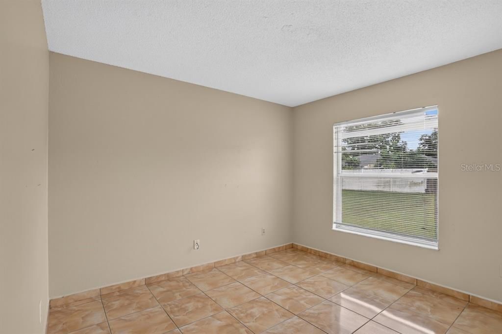 Active With Contract: $216,900 (3 beds, 2 baths, 1072 Square Feet)
