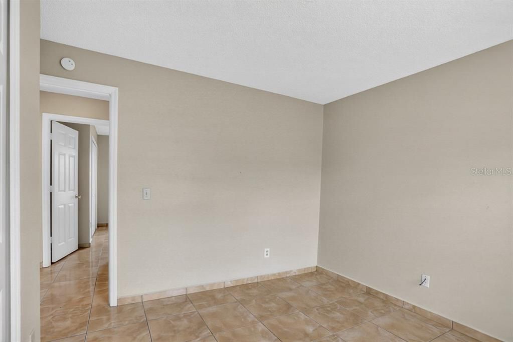 Active With Contract: $216,900 (3 beds, 2 baths, 1072 Square Feet)