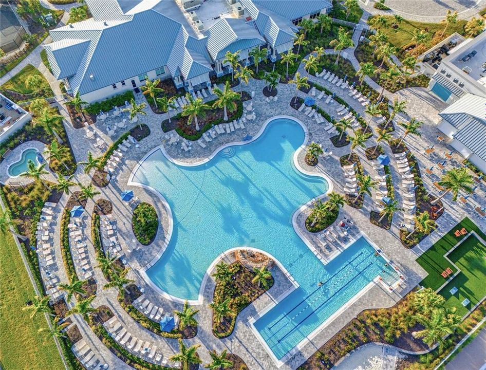 Activo con contrato: $575,000 (2 camas, 2 baños, 1405 Pies cuadrados)