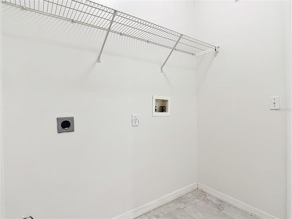 В аренду: $2,700 (4 спален, 2 ванн, 1701 Квадратных фут)