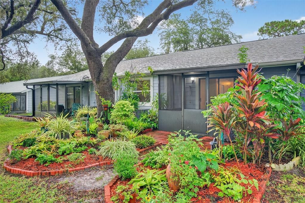 For Rent: $1,650 (2 beds, 2 baths, 976 Square Feet)
