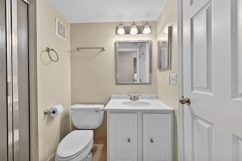 For Rent: $1,650 (2 beds, 2 baths, 976 Square Feet)