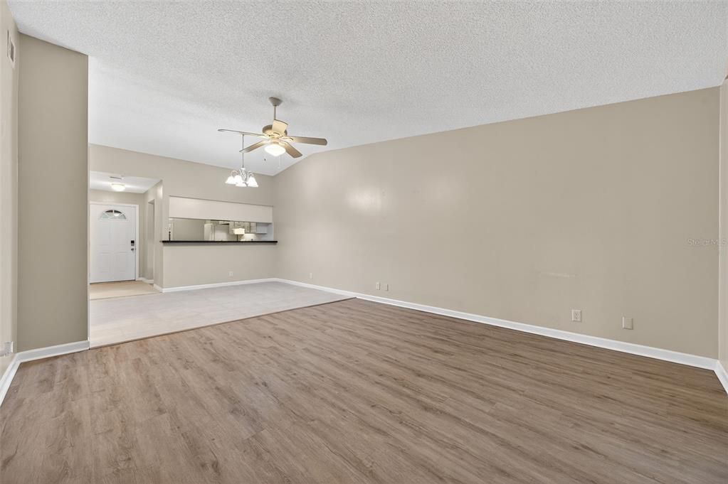 For Rent: $1,650 (2 beds, 2 baths, 976 Square Feet)