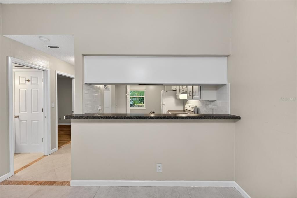 For Rent: $1,650 (2 beds, 2 baths, 976 Square Feet)