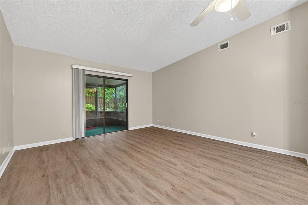 For Rent: $1,650 (2 beds, 2 baths, 976 Square Feet)